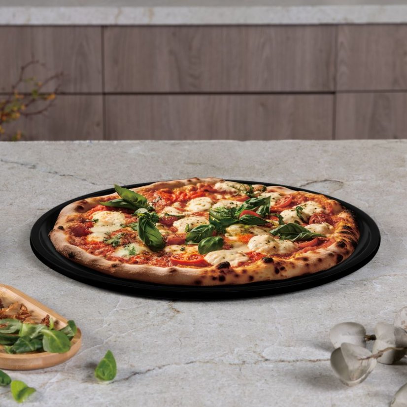 Pekáč - panvica na pizzu 32 cm s titánovým povrchom Berlingerhaus Matte Black Collection BH-7934