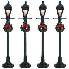 Pouličné osvetlenie Lemax 64498 Plynové pouličné lampy s vencom, 4 dielny set